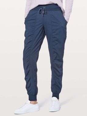 Lululemon Dance Studio Jogger *29" True Navy Size 6